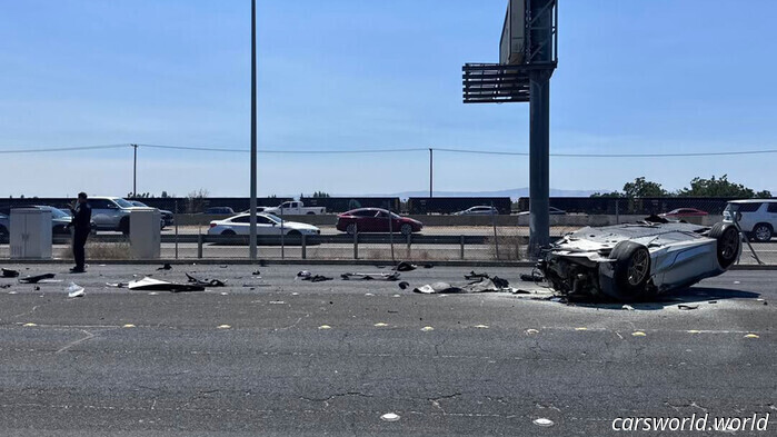 Conductor del Corvette eyectado, conductor del Mustang arrestado en una carrera callejera en California | Carscoops